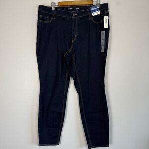 NWT Old Navy Rockstar Super Skinny - Size 20